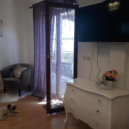 Anita * Nečujam