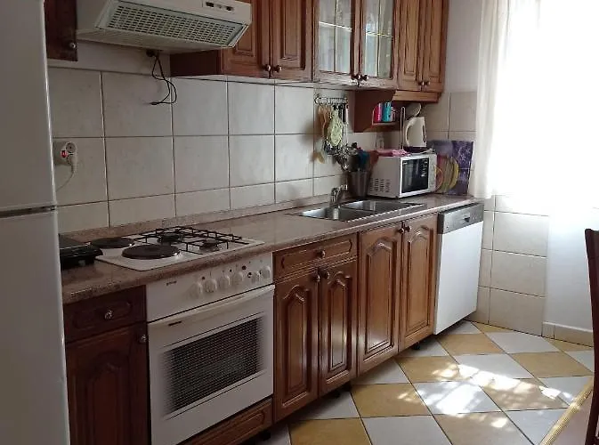 Anita * Nečujam